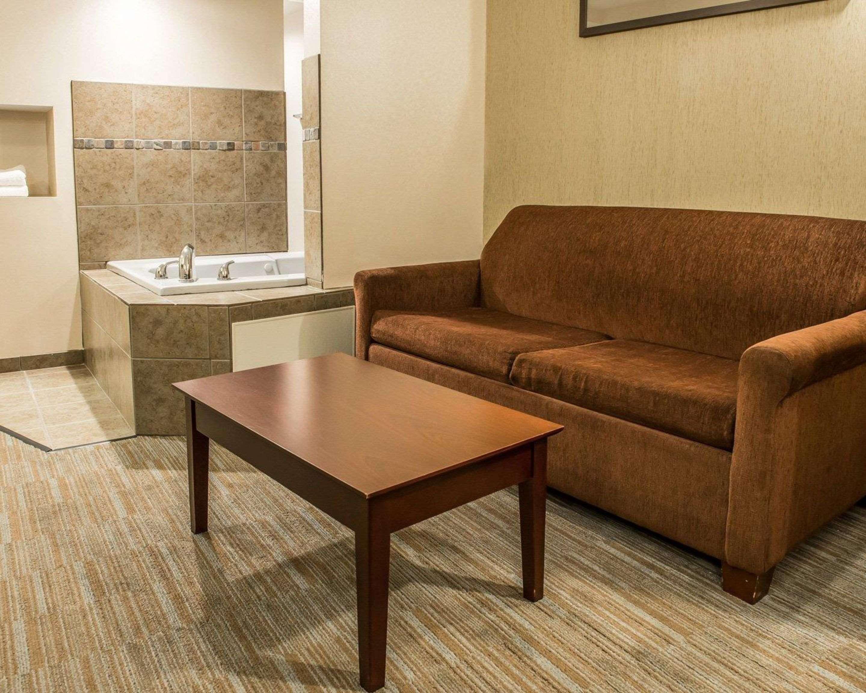 Hometowne Studios & Suites Washington Ngoại thất bức ảnh